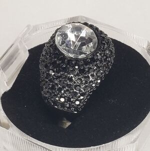 Elegant Black and Silver Crystal Ring